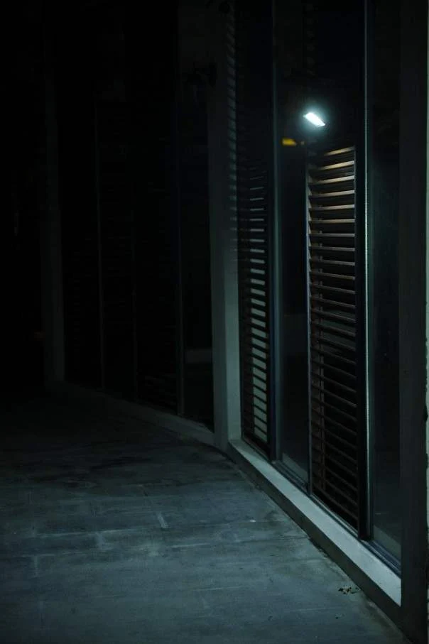 Faretto Led da Esterno e da Giardino Con Pannello Solare Fotovoltaico - Image 4